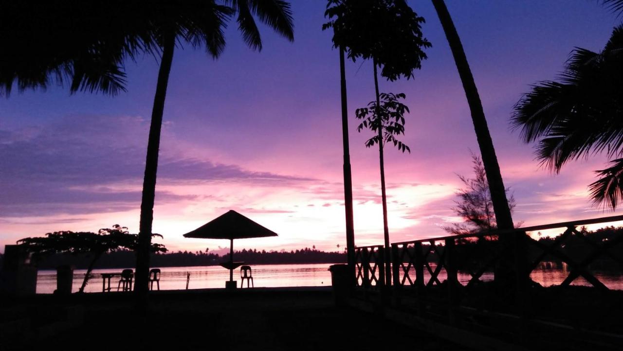 Salty Dog Hostel Telukdalem Exterior photo